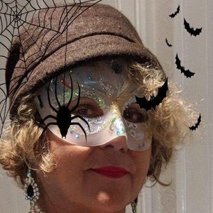 Meet your Posher, Suzanne